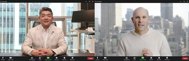 메가존클라우드·데이터독 SCA 체결 메가존클라우드 황인철 CRO(왼쪽)와 데이터독 채널 및 얼라이언스 부문 부사장 제러드 버클리가 온라인 미팅으로 SCA를 체결하고 있다. [메가존클라우드 제공. 재판매 및 DB 금지]