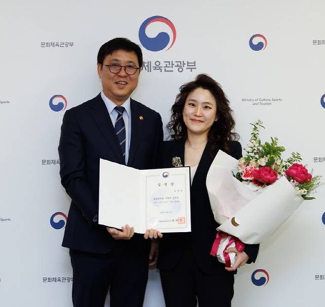 최휘영(왼쪽) 문화체육관광부 장관, 장한나 예술의전당 신임 사장. (사진=문체부)