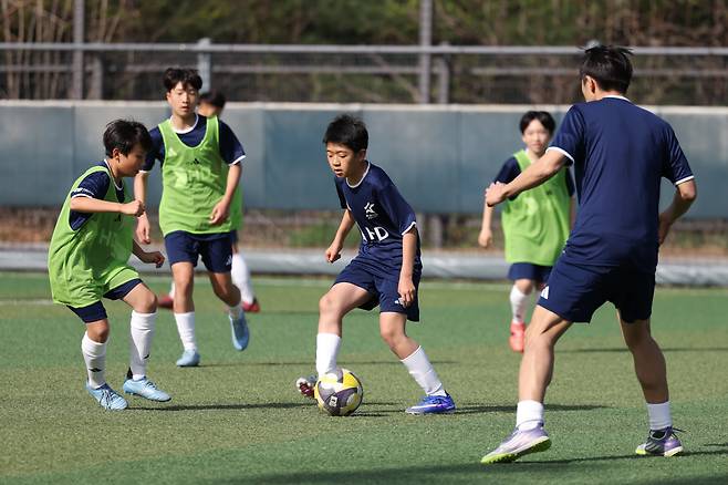 양지공원축구장/ 2026 드림플레이어 오디션&발대식/ 박주호 멘토 팀 vs 신세계 멘토 팀/ 멘티 참가자/ photo by Junghun Park