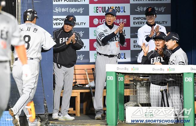 노시환은 김경문 감독 믿음에 홈런포로 응답했다.