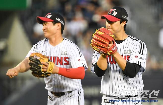 23일 잠실구장에서 열린 LG와 한화의 경기. 3회를 마친 LG 선발 이정용이 더그아웃으로 향하고 있다. 잠실=박재만 기자 pjm@sportschosun.com