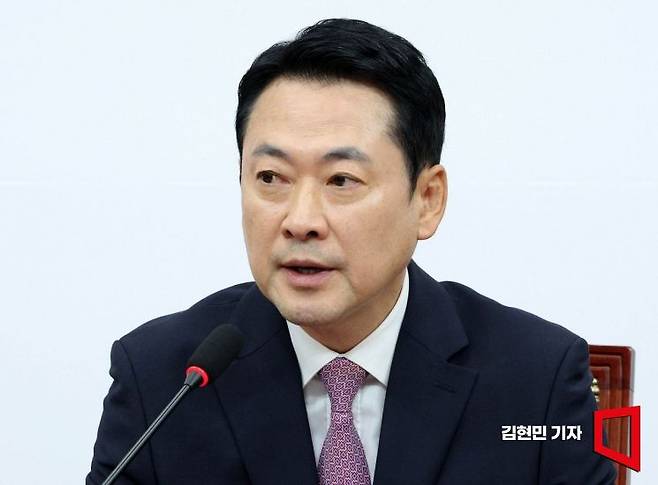 장동혁 국민의힘 대표가 24일 국회에서 현안 브리핑을 하고 있다. 2026.4.24 김현민 기자