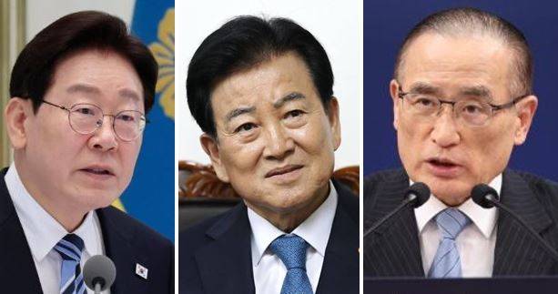 이재명 대통령(왼쪽), 정동영 통일부 장관(가운데), 위성락 국가안보실장(오른쪽). 뉴스1
