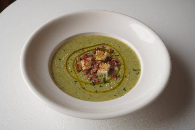 스페인식 주키니 수프. 이상훈 셰프 제공