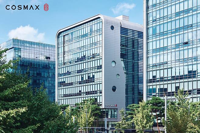 글로벌 1위 화장품 ODM(연구·개발·생산) 기업 코스맥스가 환경까지 고려한 밸류체인을 구축하며 ESG 기업의 선두주자로 우뚝 섰다. 사진은 코스맥스 판교 사옥 ⓒ 코스맥스 제공
