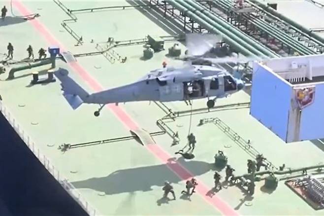 미 국방부 엑스에 첨부된 승선 추정 영상 [엑스 캡처. 재판매 및 DB 금지]