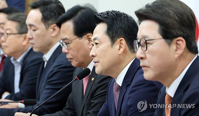 장동혁 대표, 최고위 모두발언 (서울=연합뉴스) 이동해 기자 = 국민의힘 장동혁 대표가 23일 국회에서 열린 최고위원회의에서 모두발언을 하고 있다. 2026.4.23 eastsea@yna.co.kr