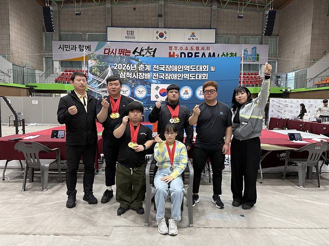 울산 동구청 돌고래 역도단, 전국 대회서 금메달 8개 선전 [울산시 동구 제공. 재판매 및 DB 금지]