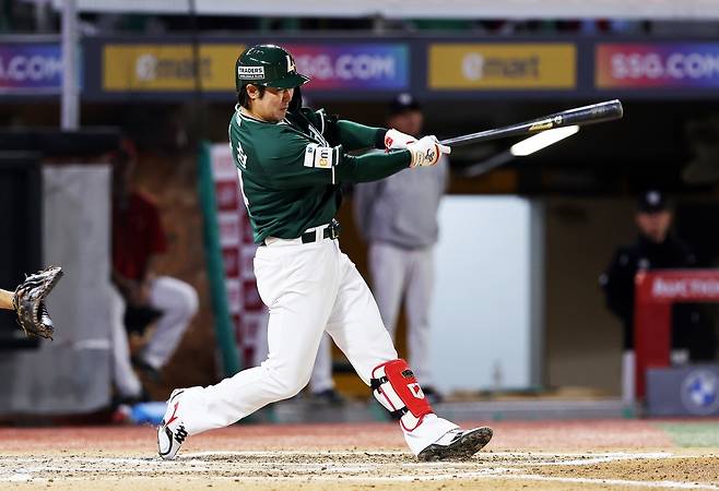 홈런 2방 터뜨린 최정 [SSG 랜더스 제공. 재판매 및 DB 금지]