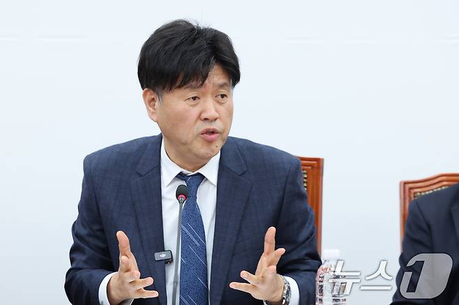 김용 전 민주연구원 부원장이 지난 13일 서울 여의도 국회에서 열린 정치검찰 조작기소특위 기자간담회에서 발언하고 있다. 2026.4.13 ⓒ 뉴스1 신웅수 기자