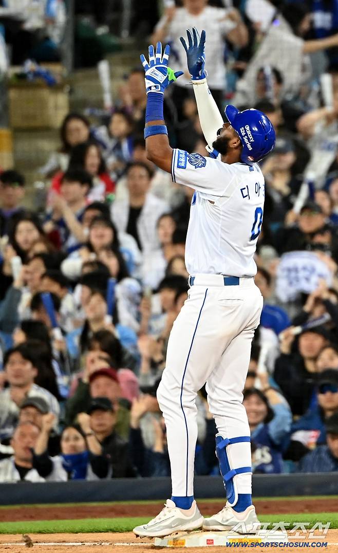 21일 대구삼성라이온즈파크에서 열린 SSG와 삼성의 경기. 3회말 1사 3루 삼성 디아즈가 1타점 적시타를 치고 기뻐하고 있다. 대구=허상욱 기자wook@sportschosun.com/2026.04.21/