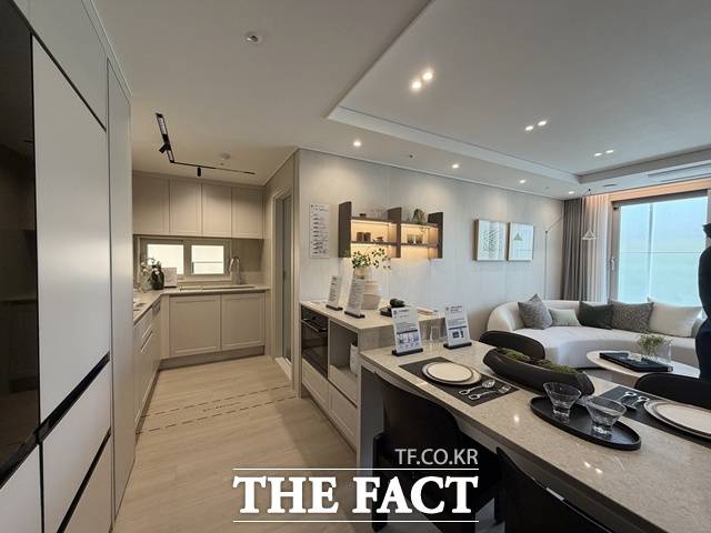 사진은 74㎡B 유니트 내부다. /공미나 기자