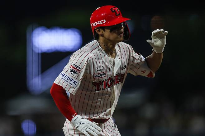 김도영(23·KIA 타이거즈)이 최우수선수(MVP)를 수상했던 2024시즌 초반 기세를 재연하고 있다. 사진=KIA 타이거즈