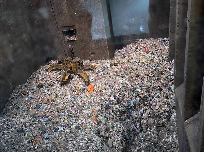 고양환경에너지시설 내부, 일반인들이 볼 수 있도록 만들어진 쓰레기 처리 과정 중 일부/사진=권다희 기자