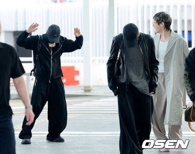 정국의 돌발 댄스를 보며 미소짓는 제이홉