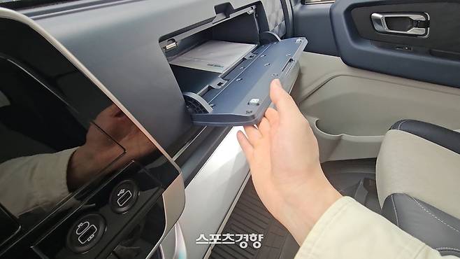 실내 수납 공간 등은 기존 쎈시리즈를 그대로 계승했다. 사진 | 손재철기자