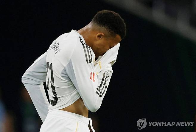 망연자실 음바페 [로이터=연합뉴스]