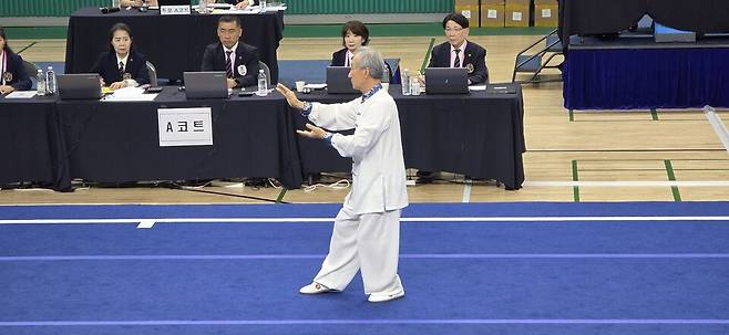 ▲&nbsp;개인전 남자일반부 64세이상 16식 태극권 은메달을 딴 이현호. /사진제공=강화마니태극회&nbsp;