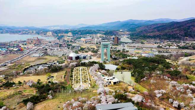 용도변경에 따른 개발이익 환수 기준을 둘러싸고 특혜 논란이 이어지고 있다. 사진은 보문단지 전경./경북문화관광공사 제공