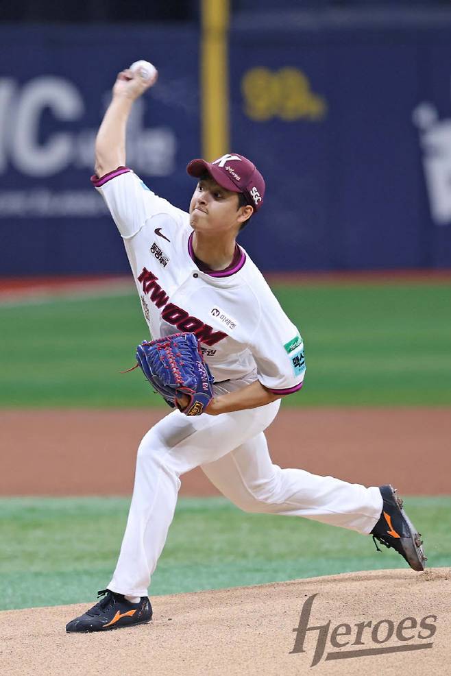 키움히어로즈 선발투수 박준현이 역투를 펼치고 있다. 사진=키움히어로즈