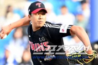 22일 대구삼성라이온즈파크에서 열린 LG와 삼성의 시범경기. 9회말 LG 정우영이 역투하고 있다. 대구=허상욱 기자wook@sportschosun.com/2026.03.22/