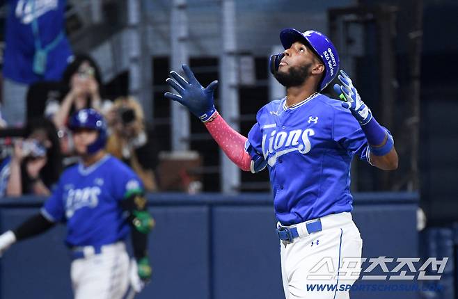 25일 서울 고척스카이돔에서 열린 키움과 삼성의 경기. 6회초 삼성 디아즈가 솔로포를 날린 뒤 환호하고 있다. 고척=박재만 기자 pjm@sportschosun.com/2026.044.25/