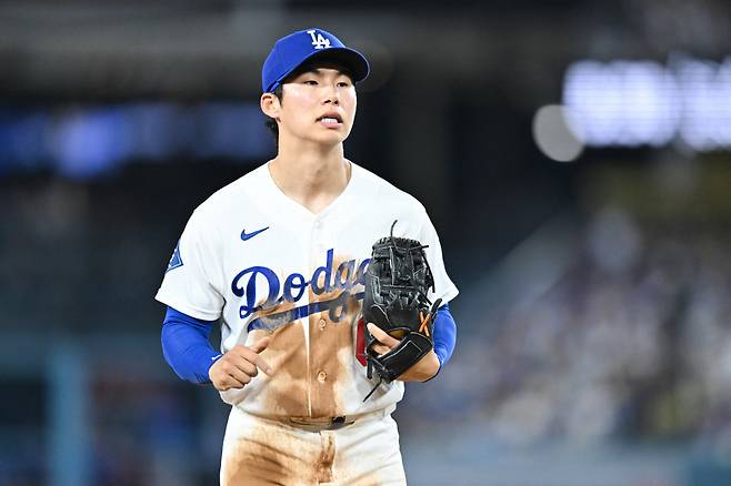 Apr 24, 2026; Los Angeles, California, USA; Los Angeles Dodgers second baseman Hyeseong Kim (6) looks on during the fifth inning against the Chicago Cubs at Dodger Stadium. Mandatory Credit: William Liang-Imagn Images







<저작권자(c) 연합뉴스, 무단 전재-재배포, AI 학습 및 활용 금지>