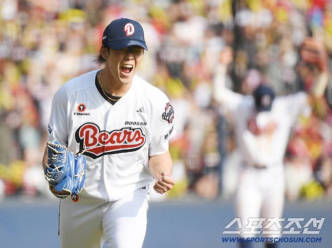 19일 서울 잠실구장에서 열린 KIA-두산전. 7회초 2사 만루 위기에서 카스트로를 중견수 플라이로 잡은 이병헌이 환호하고 있다. 잠실=정재근 기자 cjg@sportschosun.com/2026.4.19/