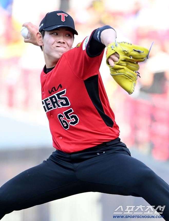 26일 광주KIA챔피언스필드에서 열린 롯데와 KIA의 경기. KIA 성영탁이 역투하고 있다. 광주=허상욱 기자wook@sportschosun.com/2026.04.26/