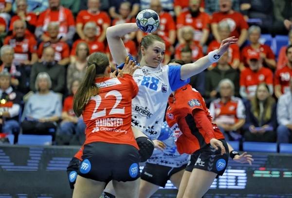 사진 2025/26 EHF 여자 핸드볼 챔피언스리그 에스비에르와 CSM 부쿠레슈티 경기 모습, 사진 출처=유럽핸드볼연맹