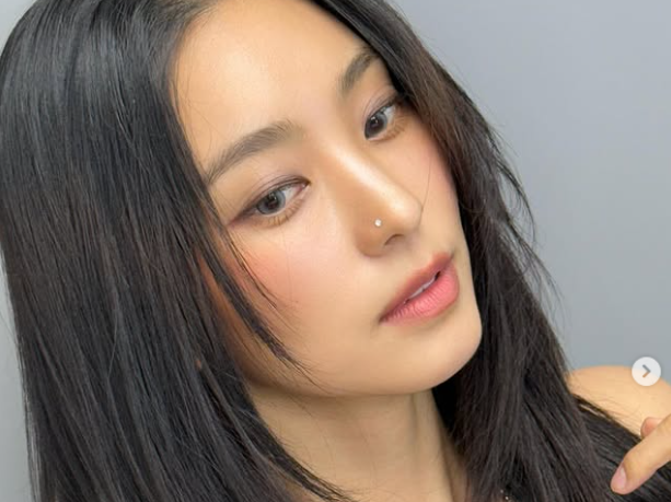 걸그룹 씨스타 출신의 배우 윤보라(36)가 데뷔 전 연습생 시절부터 동고동락하며 ‘서머퀸’의 신화를 함께 썼던 매니저와 16년 만에 다시 손을 맞잡고 새로운 비상을 준비한다./윤보라 소셜미디어