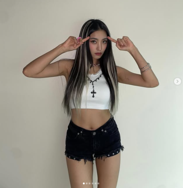 걸그룹 씨스타 출신의 배우 윤보라(36)가 자신의 전성기를 일궈냈던 ‘첫 파트너’에게 돌아갔다. /윤보라 소셜미디어