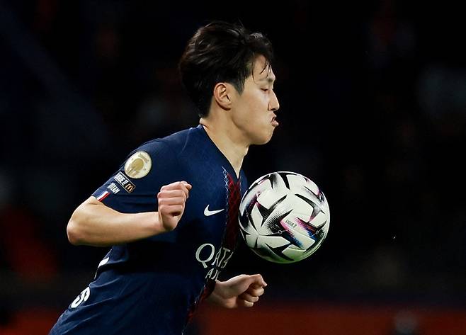 ▲ 이강인은 앙제를 상대로 특히 강한 면모를 이어갔다. 이전 맞대결에서도 다수의 공격 포인트를 기록했던 그는 이날 경기에서도 득점으로 존재감을 드러내며 ‘앙제 킬러’의 면모를 재확인했다. ⓒ 연합뉴스/REUTERS