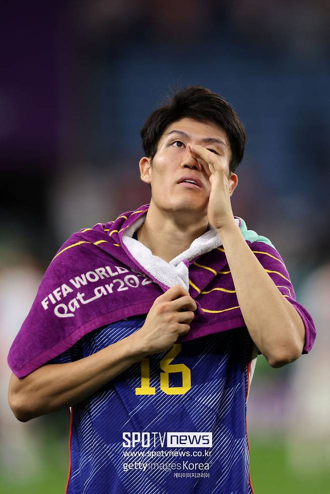 ▲ 승승장구를 이어가던 도미야스 다케히로 커리어를 심연으로 끌어내린 건 그의 '유리몸'이었다.&nbsp;2022-2023시즌 리그 21경기(선발 6회) 656분, 2023-2024시즌 22경기(선발 10회) 1144분을 소화하는 데 머물렀다. 이 기록이 그나마 양반이었다. 2024년 10월부턴 아예 장기 결장이 일상화됐다.&nbsp;결국 이듬해 7월 아스널과 계약을 해지했다.