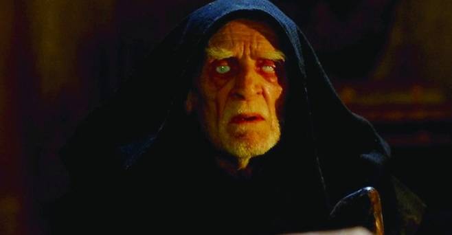 영화 속 호르헤 수도사는 파괴적 쾌락의 전형을 보여준다.[사진｜더스쿠프 포토]