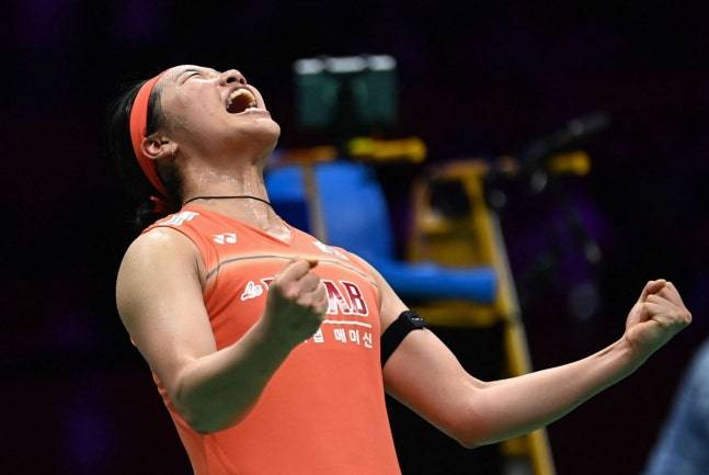 세계랭킹 1위 안세영(삼성생명)에게 과연 악재일까. 배드민턴 점수제가 21점에서 15점으로 변경된다. 그동안 강철 같은 체력을 바탕으로 상대와의 장기전에서 우위를 보이며 승리를 따냈던 안세영으로서는 짧은 시간 안에 승부를 보기 위해 스타일을 바꿔야 할 수도 있을 것으로 보인다. 사진 연합뉴스