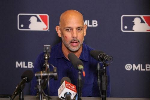 시즌 초반 성적부진으로 전격 경질된 알렉스 코라 전 보스턴 레드삭스 감독. 사진=AFPBBNews