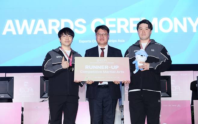 경남 진주체육관에서 열린 2026 ECA 대전 격투 종목에서 2위를 기록한 대표팀. 사진 | 한국e스포츠협회