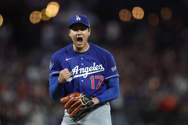 SAN FRANCISCO, CALIFORNIA - APRIL 22: Shohei Ohtani #17 of the Los Angeles Dodgers reacts after he struck out Casey Schmitt #10 of the San Francisco Giants to end the sixth inning with runners on second and third base at Oracle Park on April 22, 2026 in San Francisco, California.   Ezra Shaw/Getty Images/AFP (Photo by EZRA SHAW / GETTY IMAGES NORTH AMERICA / Getty Images via AFP)        <저작권자(c) 연합뉴스, 무단 전재-재배포, AI 학습 및 활용 금지>
