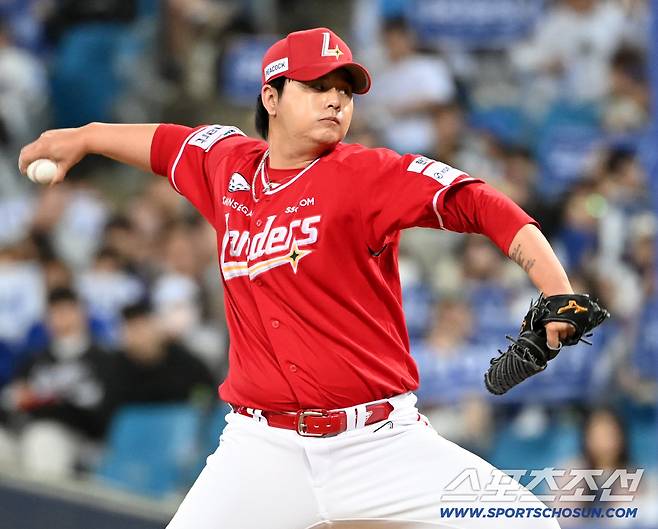 21일 대구삼성라이온즈파크에서 열린 SSG와 삼성의 경기. 역투하는 SSG 김민. 대구=허상욱 기자wook@sportschosun.com/2026.04.21/