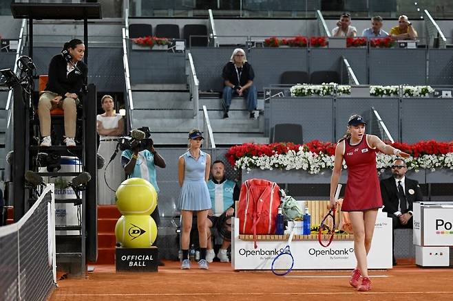 심판에게 항의하는 리바키나. 게티이미지