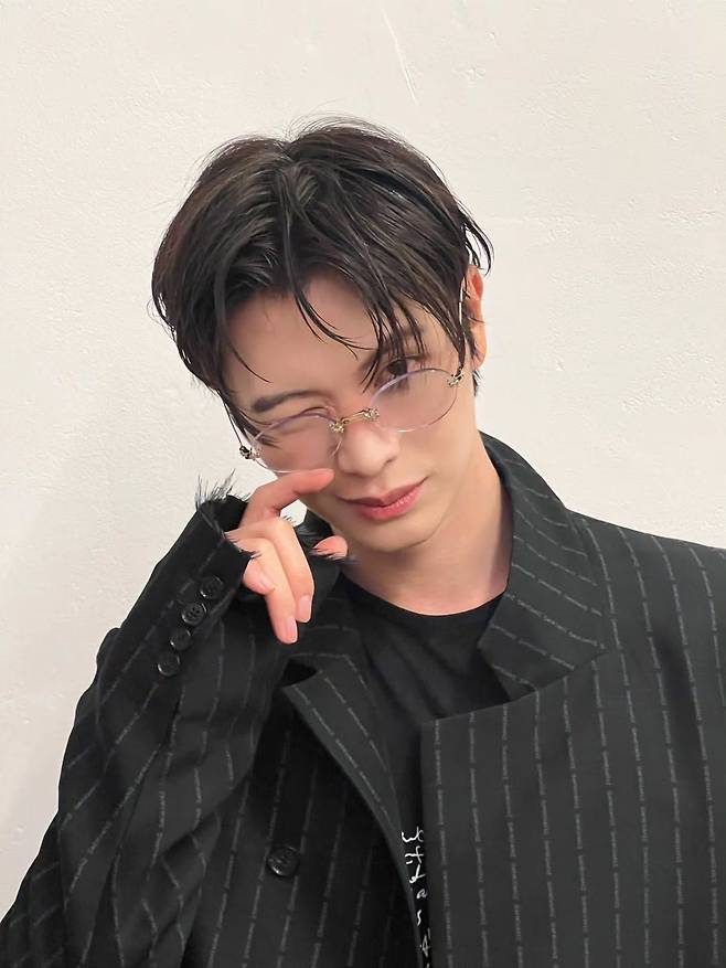 5월 2일 생일을 맞은 육성재. 인스타그램 @yook_can_do_it