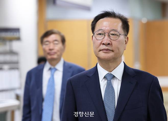 지난 20일 오전 서울 서초구 서울중앙지방법원에서 박성재 전 법무부 장관이 내란중요임무종사자 등 계엄 가담 의혹 혐의로 공판에 출석하고 있다. 사진공동취재단