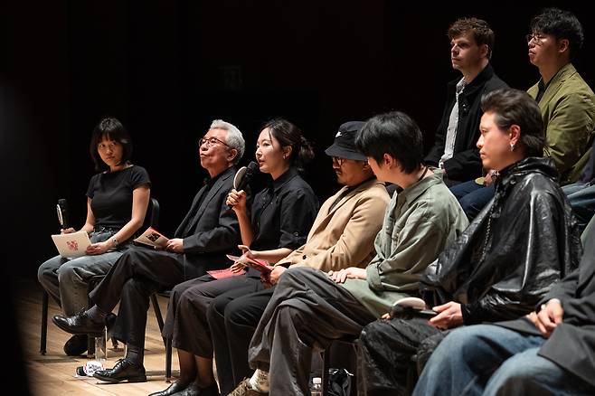 27일 서울 종로구 세종문화회관에서 열린 컨템퍼러리 시즌 ‘싱크 넥스트 26’ 기자간담회에 출연 아티스트가 참석하고 있다. 세종문화회관 제공