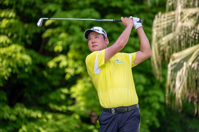 아시안투어 인터내셔널 시리즈 ‘싱가포르 오픈’ 우승을 차지한 함정우. KPGA 제공