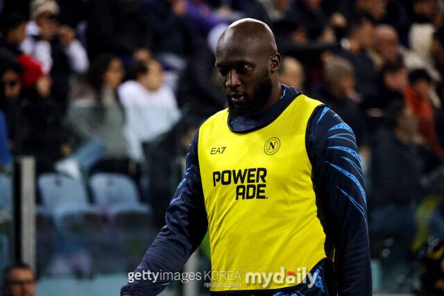 나폴리 로멜루 루카쿠가 무단이탈 후 팀에 복귀했다. 하지만 안토니오 콘테 나폴리 감독은 그가 자신과 대화하려 하지 않았다고 비판했다. /게티이미지코리아