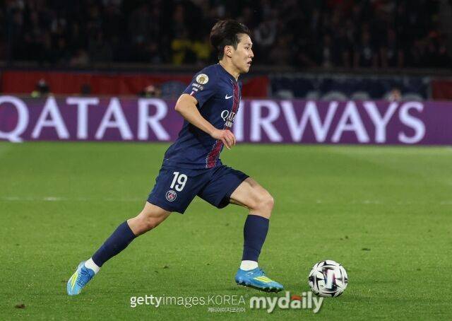 이강인이 26일 앙제와의 원정 경기에서 1골 1도움을 기록하며 파리 셍제르망(PSG)의 3-0 승리를 이끌었다./게티이미지코리아