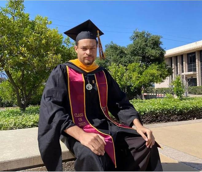 [서울=뉴시스] 미국 워싱턴 D.C. 힐튼 호텔 백악관 출입기자협회 만찬 총격 사건 용의자 콜 토마스 앨런(31)(출처 : 링크드인) 2026.04.27.  *재판매 및 DB 금지