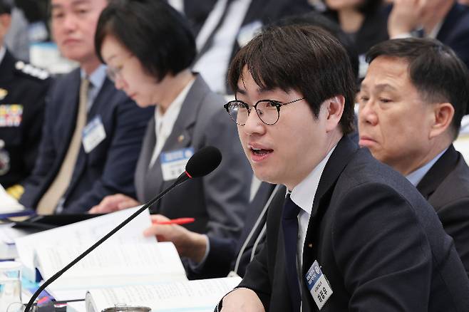 전재수 의원 지역구인 부산 북구갑 보궐 선거 출마 초읽기에 들어간 하정우 AI 수석. 연합뉴스