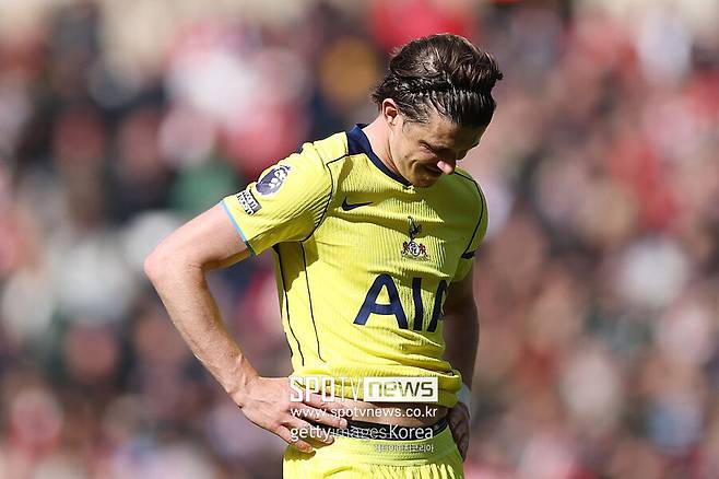 ▲ 토트넘이 강등 탈출을 위해 팀내 주급 1위에 해당하는 엄청난 지출을 감수하고 영입한 갤러거와 반년 만에 동행을 멈출 수 있다. 토트넘이 2부리그로 내려가면 갤러거는 에버턴을 비롯한 여러 팀의 러브콜을 받을 전망이다.